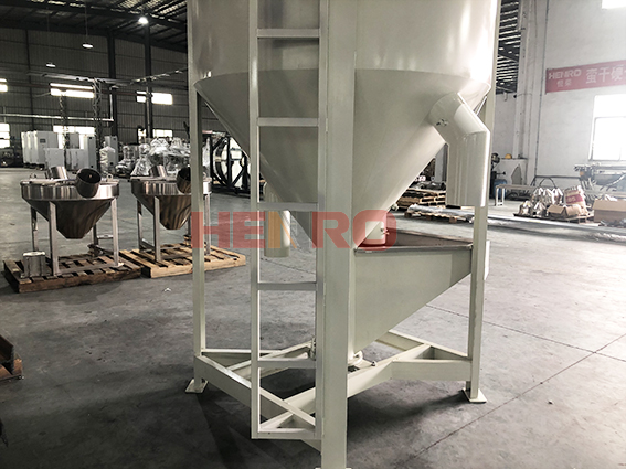 立式塑料搅拌机的主要作用是什么
